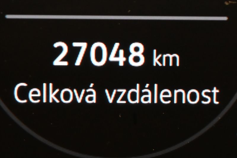 Volkswagen Passat 2,0 TDI 110 kW DSG Business Zá - fotka 17 z 32