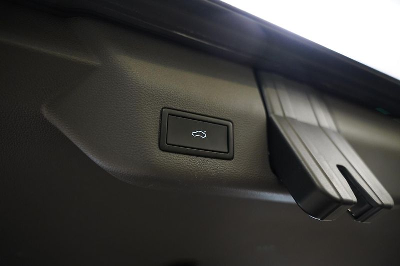 Volkswagen Multivan - fotka 28 z 28