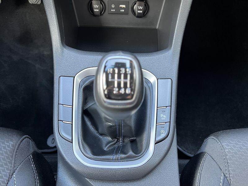 Hyundai i30 Fastback 1.0T-GDi KOUPENO V ČR - fotka 19 z 37