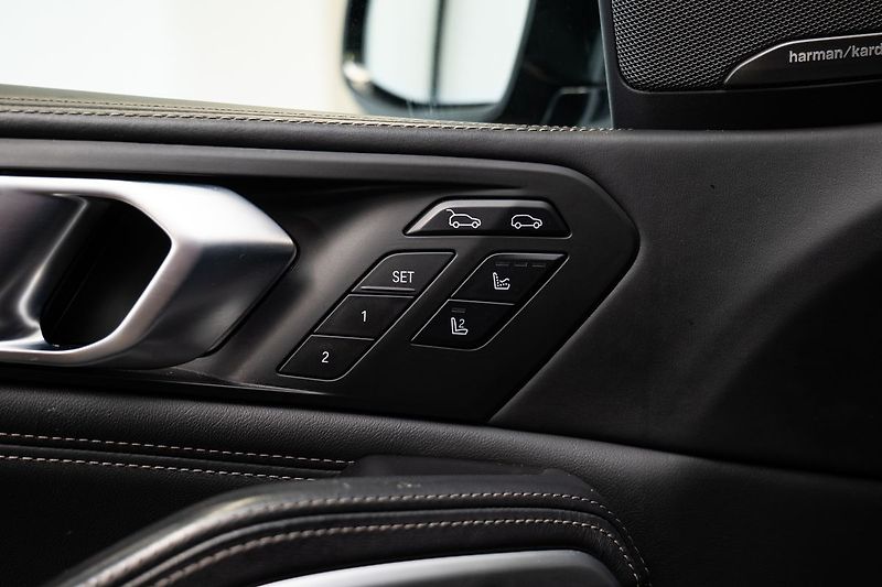BMW X6 M50i HAXER/HarmanKardon/360 - fotka 18 z 25