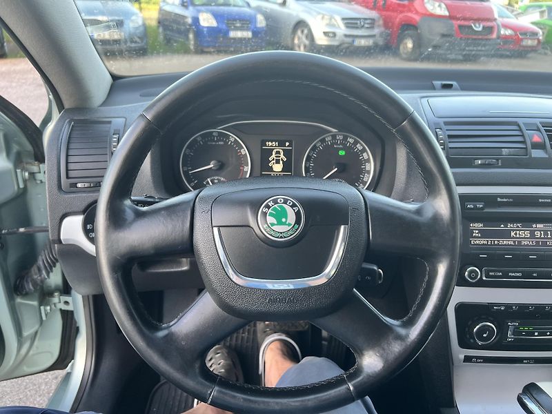 Škoda Octavia 1.4TSI 90KW,DSG,TZ,ELEGANCE - fotka 35 z 39