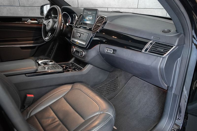 Mercedes-Benz GLS 500 4MATIC*AMG*AIR*TAŽNÉ*DPH* - fotka 13 z 65