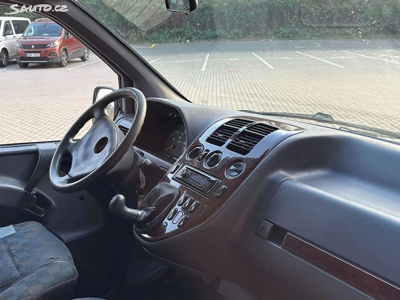 Mercedes-Benz Vito (2000) 112 CDI, 90kw 9 míst - fotka 10 z 16