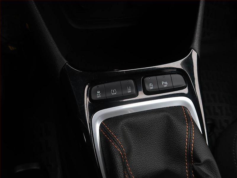 Opel Crossland X (2021) 1.2 Turbo, ČR,1.maj, Kůže - fotka 17 z 22