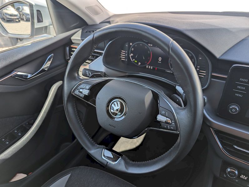 Škoda Scala (2022) 1,0 TSI / 81 kW DSG Style Extr - fotka 16 z 30