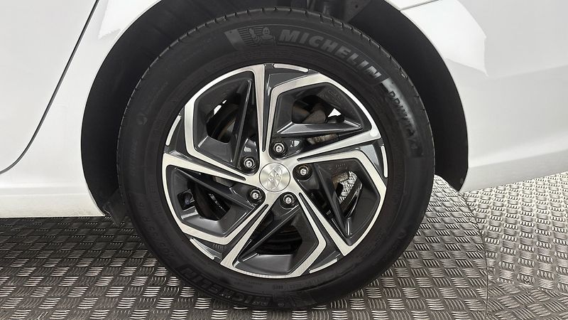 Hyundai i30 1.0 T-GDI Smart Kombi - fotka 19 z 26