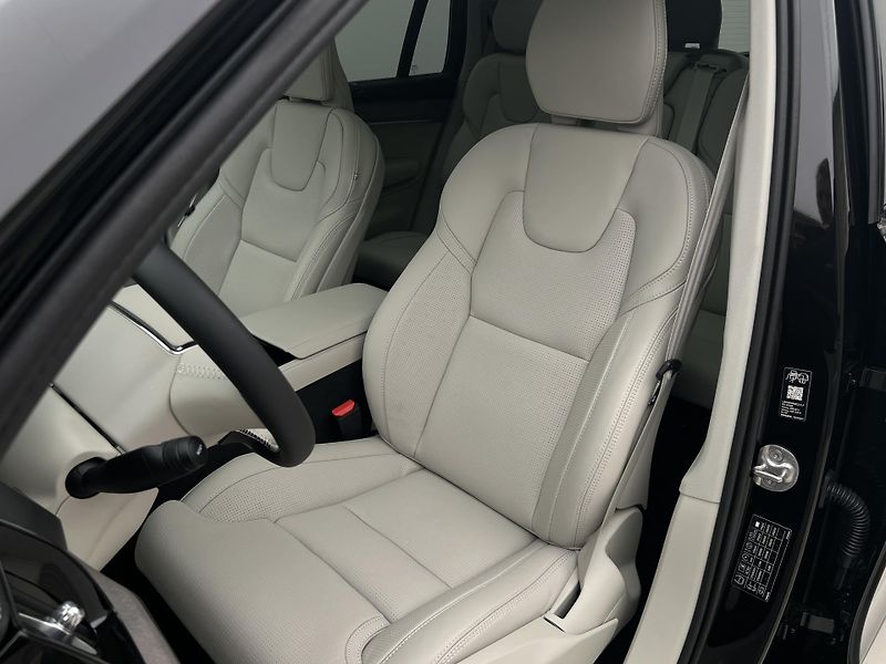 Volvo XC90 (2026) T8 AWD AUT RECHARGE DARK PLUS - fotka 5 z 49