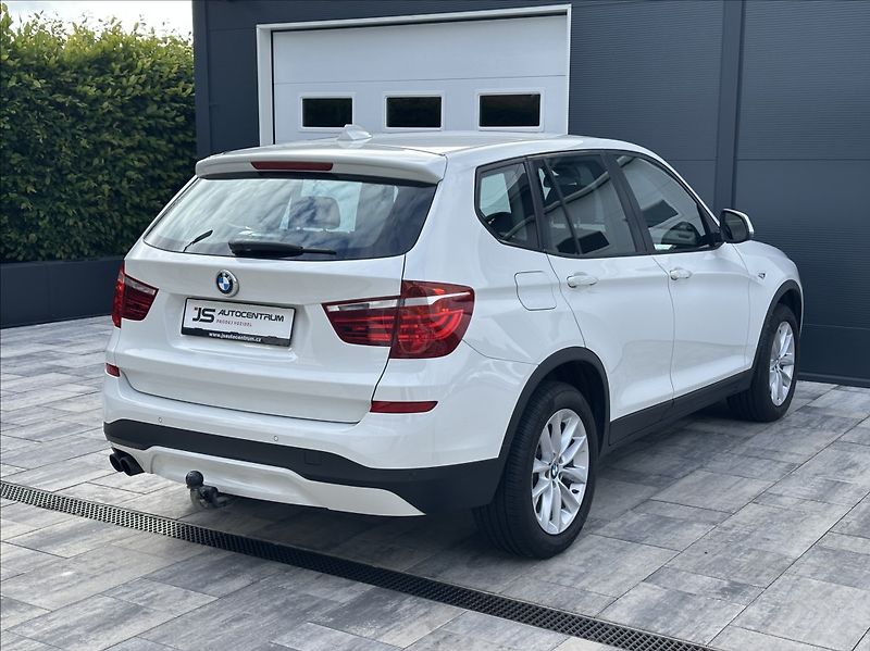 BMW X3 2,0 28i 245PS  Advantage A/T 4 - fotka 7 z 53