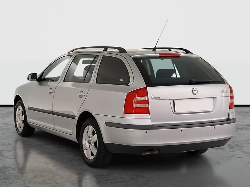 Škoda Octavia (2008) Ambiente Plus 1.9 TDI - fotka 4 z 17