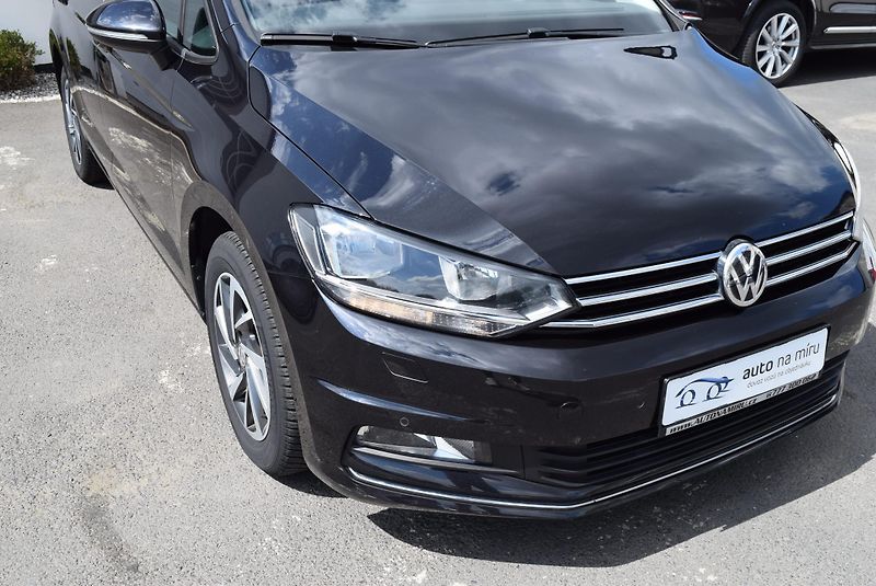 Volkswagen Touran (2017) 1.4TSI 110kw 7MÍST CLBMT NAVI - fotka 4 z 50