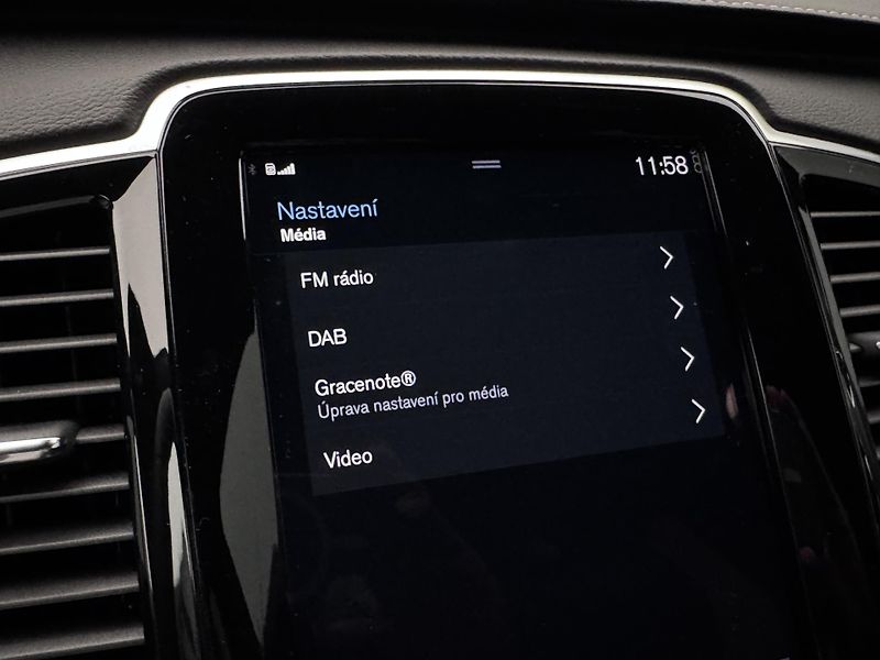 Volvo XC90 B5 AWD PLUS DARK CZ 1.maj - fotka 42 z 51