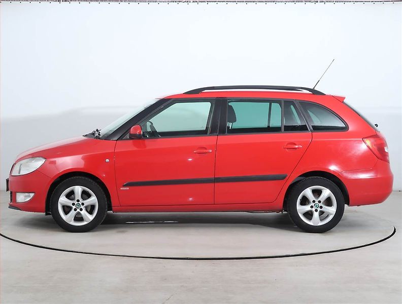 Škoda Fabia (2012) 1.2 TSI, po STK, oblíbený vůz - fotka 3 z 17