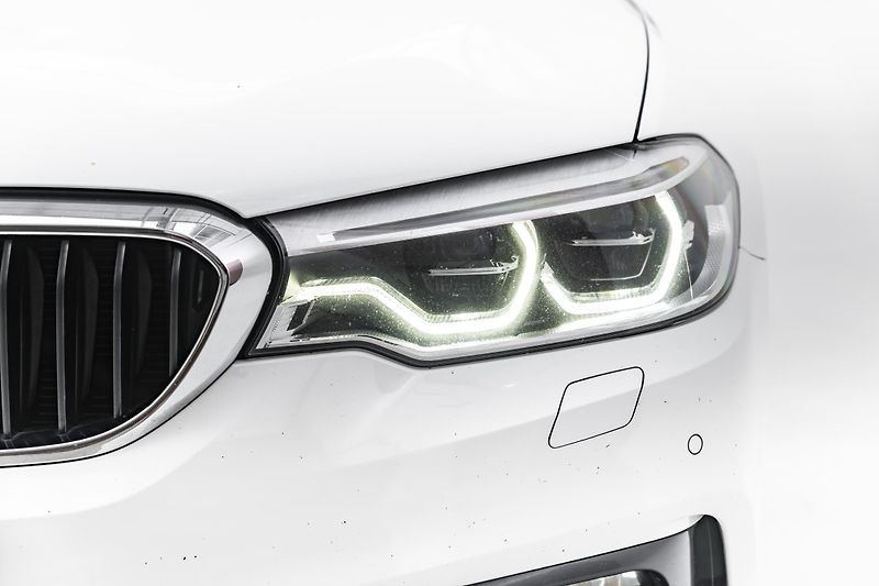 BMW Řada 5 520d xDrive*1.majitel*nebouran - fotka 18 z 39