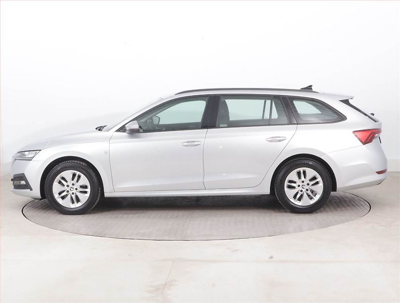 Škoda Octavia (2022) Ambition 2.0 TDI, ČR,1.maj - fotka 3 z 15