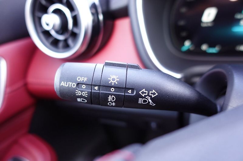 MG HS 1,5i 119kW M/T Elegance Panora - fotka 24 z 33