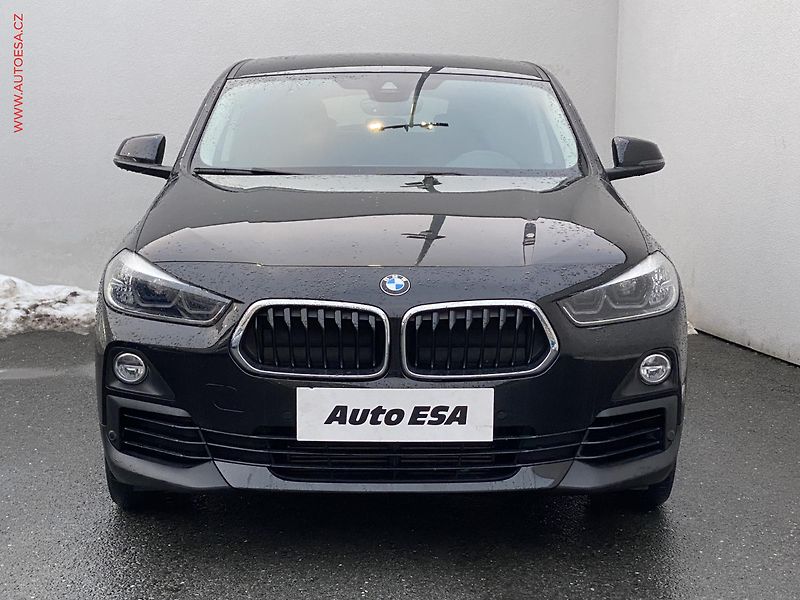 BMW X2 (2020) 1.5T sDrive18i, LED, navi - fotka 2 z 19