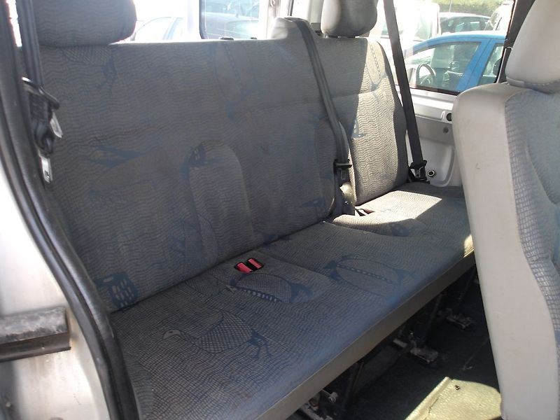 Renault Trafic 1,9DCi 74 kW 8 míst !! - fotka 28 z 31