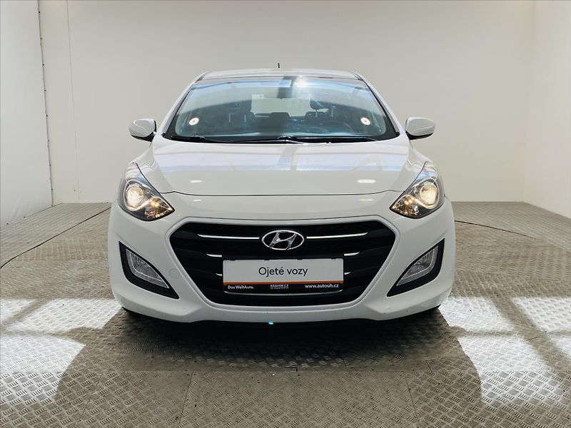 Hyundai i30 1,6 GDI 99kW 1.maj. ČR - fotka 4 z 22