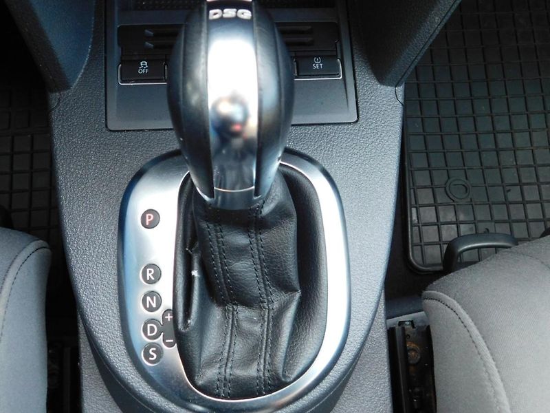Volkswagen Touran (2012) 2.0 TDi Webasto - fotka 14 z 29