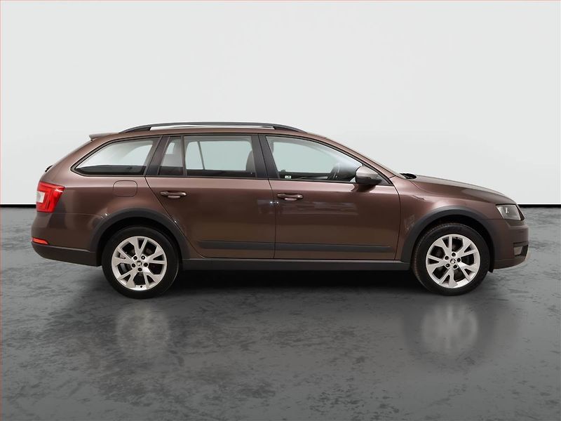 Škoda Octavia (2015) Scout 2.0 TDI, 4X4, Xenony - fotka 6 z 18