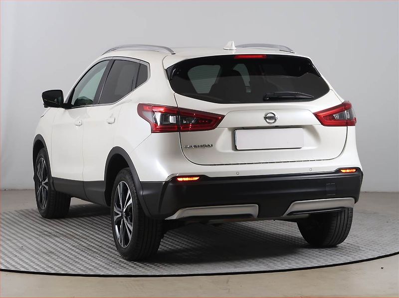 Nissan Qashqai (2019) 1.3 DIG-T, Serv.kniha, Navi - fotka 4 z 17