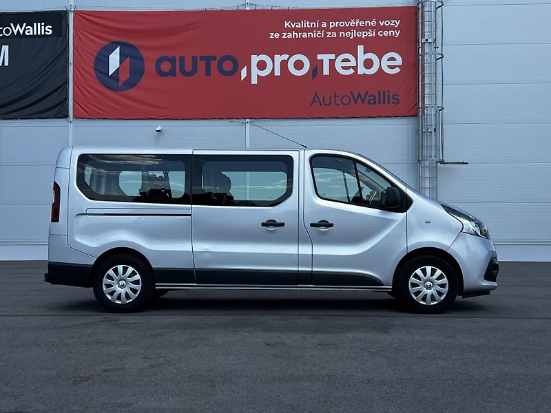 Renault Trafic 1.6dCi 92kW Passenger TZ 9Míst - fotka 3 z 18