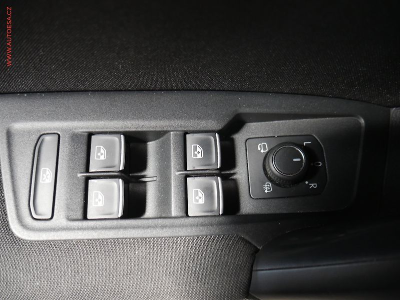 Volkswagen Tiguan (2018) 2.0TDI 4x4, ČR, DSG - fotka 22 z 27