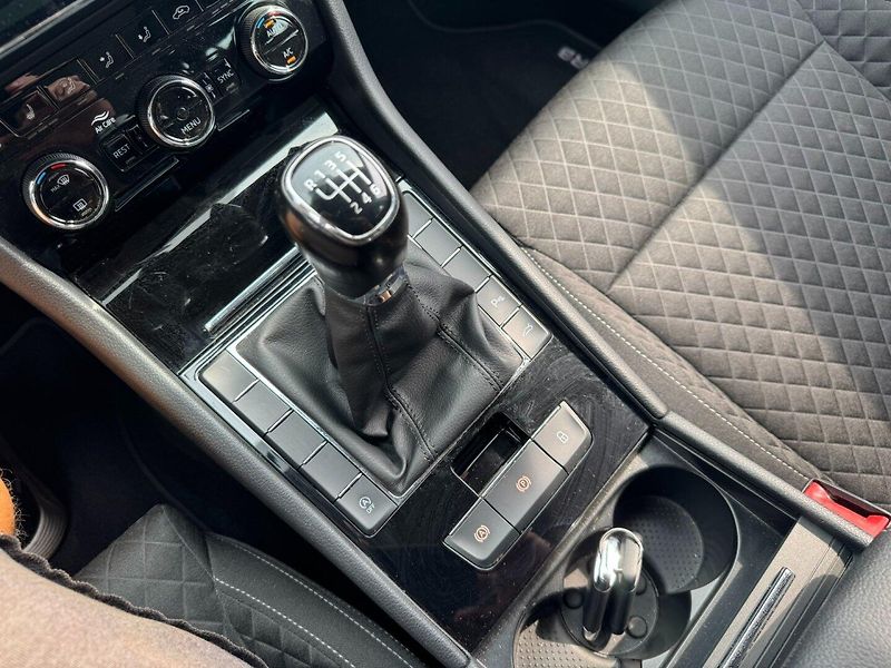 Škoda Superb (2018) 2,0 TDI 110 KW ČR 2. MAJ - fotka 34 z 50