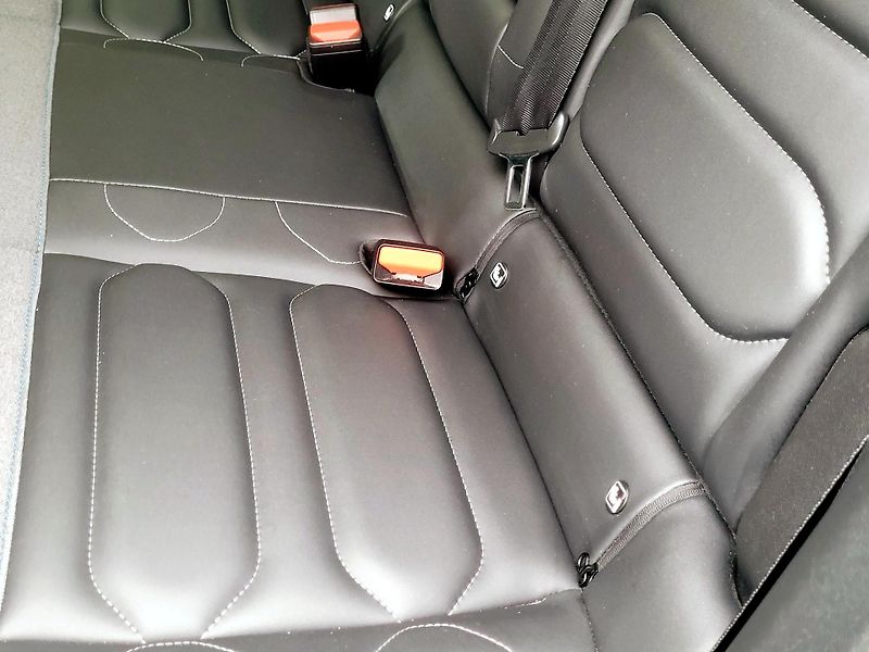 Citroën C4 X 96kW AT8 *SERV.KNÍŽKA*      - fotka 16 z 55