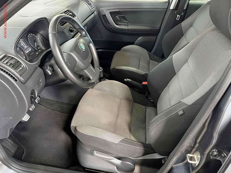 Škoda Fabia (2011) 1.2 TSi, ČR, AC, STK1/28 - fotka 9 z 13