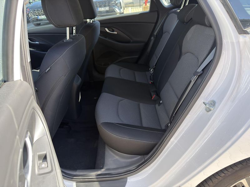 Hyundai i30 1.0-88KW,FB, REZERVACE - fotka 23 z 29