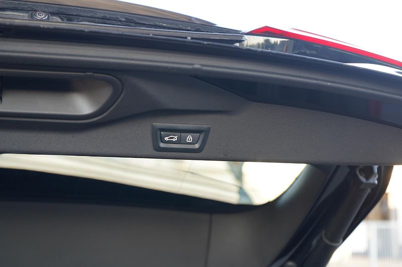 BMW X5 (2022) BMW X5 M50i - fotka 50 z 50