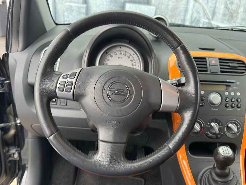 Opel Agila (2008) 1.2i, 63KW - fotka 14 z 17
