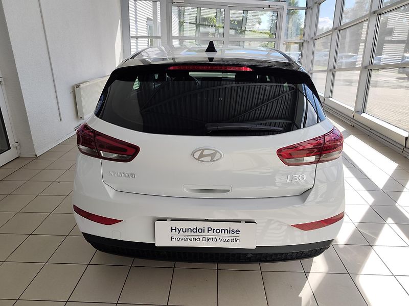 Hyundai i30 (2025) 1.5 DPi 71kW Smart MT - fotka 3 z 21