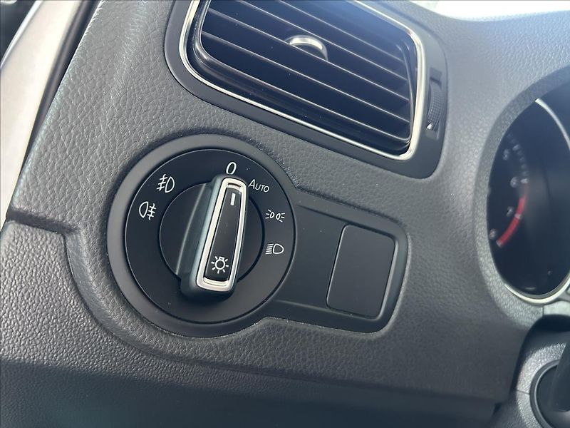 Volkswagen Polo 1,2   TSI,CROSS,SERVISKA,1.MAJ - fotka 12 z 26