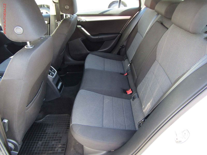 Škoda Octavia (2014) 2.0 TDi, Xenon, navi - fotka 10 z 18