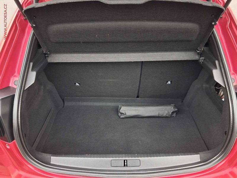 Peugeot 208 (2020) 1.2PT, Allure, AT, kamera - fotka 7 z 17