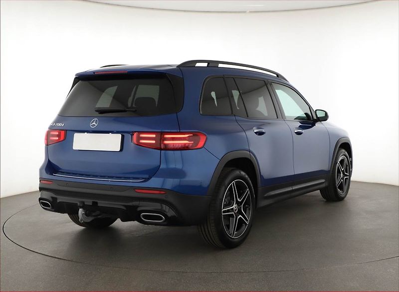 Mercedes-Benz GLB (2025) 200 d, AMG Line, Navigace - fotka 5 z 25