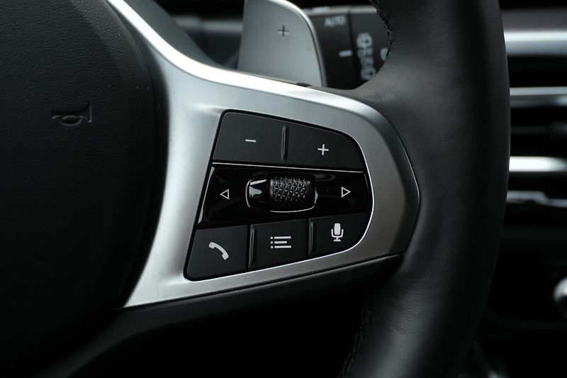 BMW Řada 3 M340i xD,Tažné, H/K, 360°, ACC - fotka 18 z 36