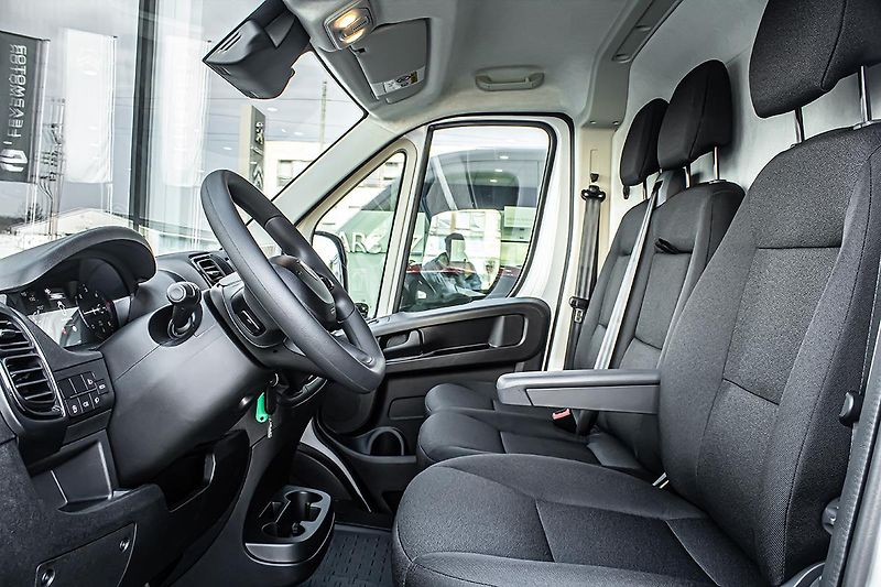 Peugeot Boxer (2026) 2,2 Furgon 3000 L2H1 MAN  užit - fotka 10 z 14