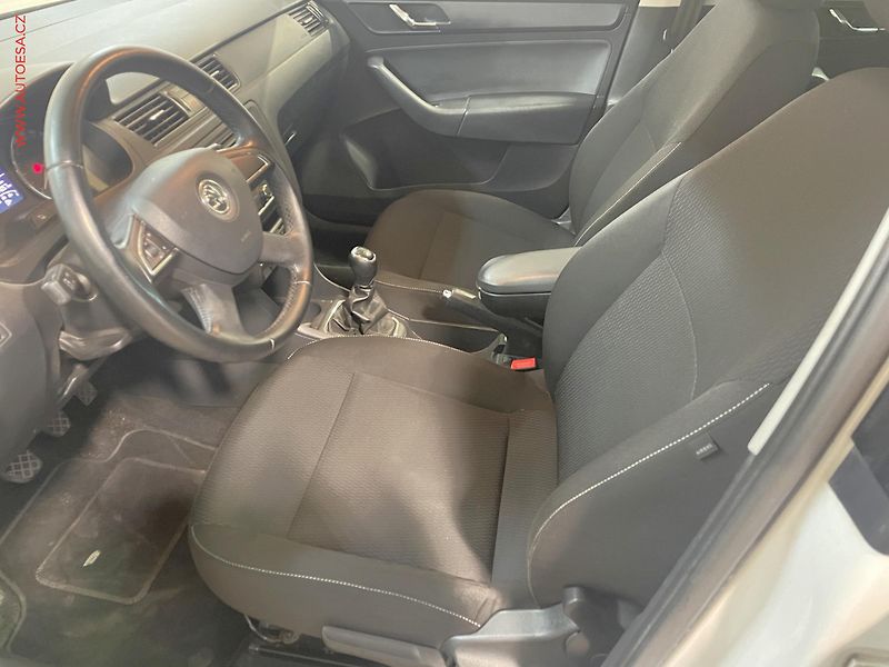 Škoda Rapid (2013) 1.2 TSi, ČR, Ambition, navi - fotka 9 z 15
