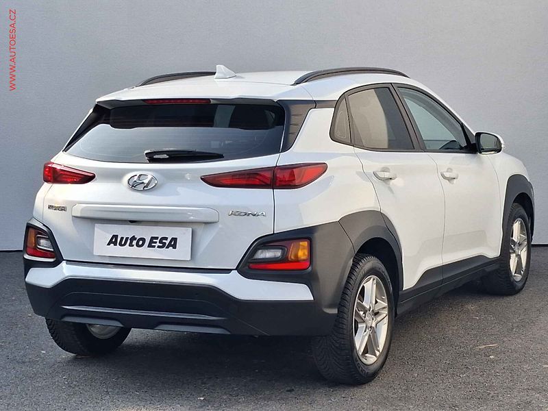 Hyundai Kona (2018) 1.0 T-GDi, AC, navi, park - fotka 4 z 19