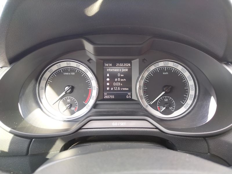 Škoda Octavia COMBI 1.6 TDi STYLE - fotka 18 z 30
