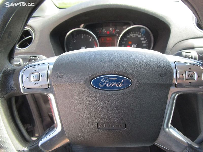Ford S-MAX 2,0TDCi-96KW-AUTOMAT - fotka 21 z 24