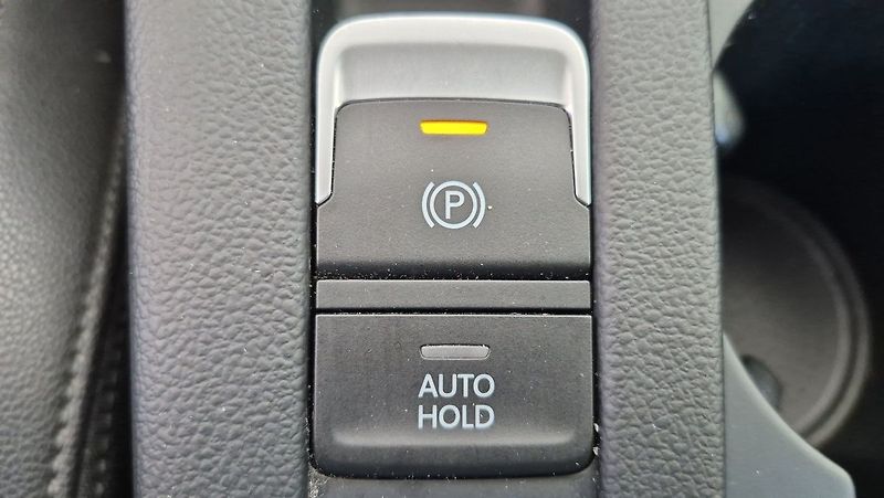 Volkswagen Passat 2.0 TDI 110kw R-Line - fotka 20 z 26