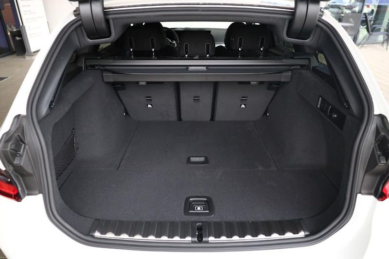 BMW Řada 3 320d xDrive Touring - fotka 8 z 16