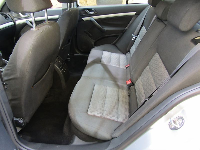 Škoda Octavia (2009) 1.9 TDI 77kW BXE BEZ DPF - fotka 21 z 36