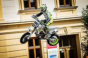Na unikátní závody supermotardů a čtyřkolek se o víkendu do Moravského Krumlova dorazilo podívat přes tři a půl tisíce diváků.