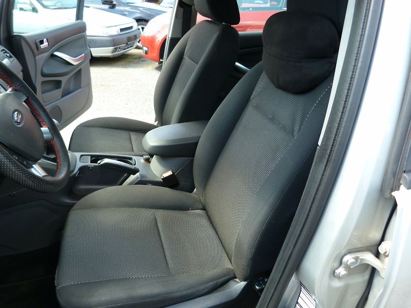 Ford C-MAX 1.6 TDCI - fotka 18 z 23