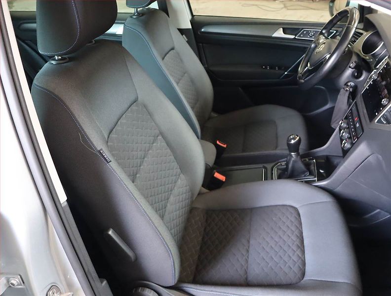 Volkswagen Golf Sportsvan (2019) 1.5 TSI, Navi, Tempomat - fotka 9 z 20